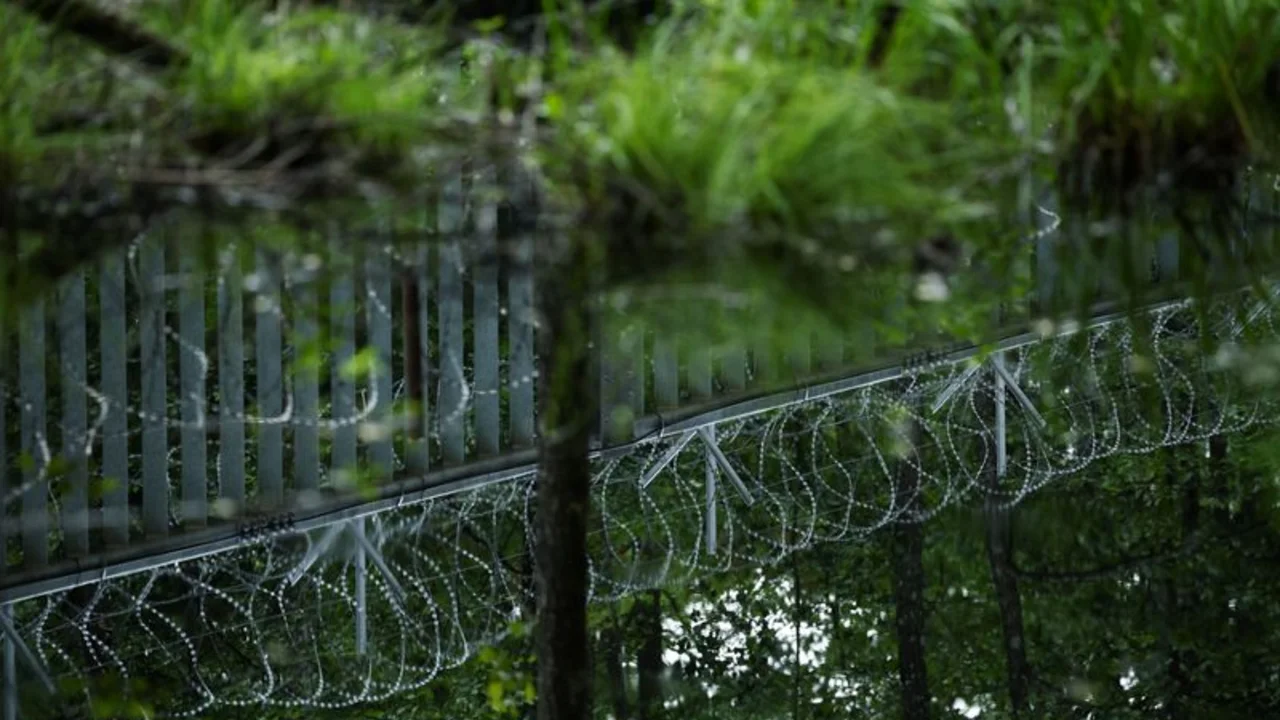 Polonia reintroducirá zona de exclusión en la frontera con Bielorrusia el jueves, según funcionario