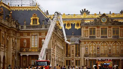 Se desata un incendio en el palacio de Versalles que es rápidamente controlado Se desata un incendio en el palacio de Versalles que es rápidamente controlado