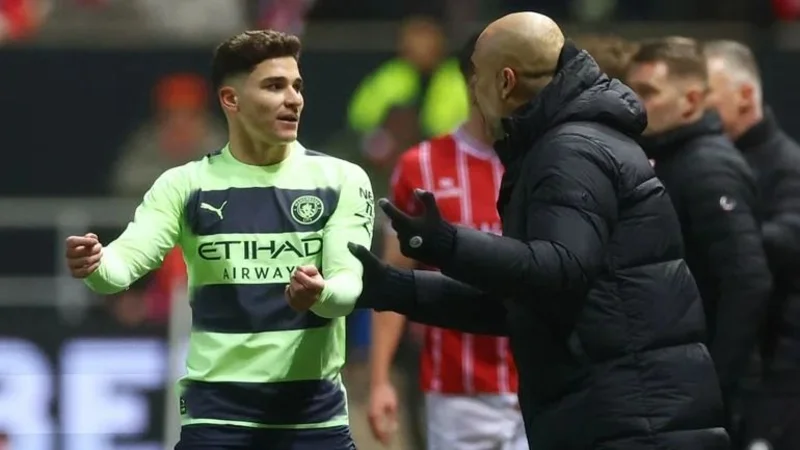 Pep Guardiola Manchester City Julián Álvarez