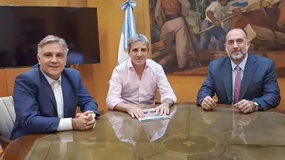 Obra pública: Llaryora se reunió con Caputo por fondos nacionales Obra pública: Llaryora se reunió con Caputo por fondos nacionales