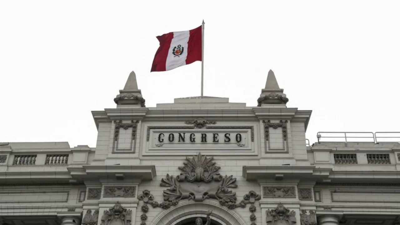 Congreso peruano acelera leyes que atentarían contra sistema democrático: Human Rights Watch