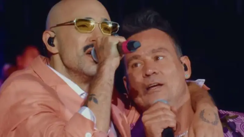 Chano Charpentier y Abel Pintos cantando Obsesionario en la mayor