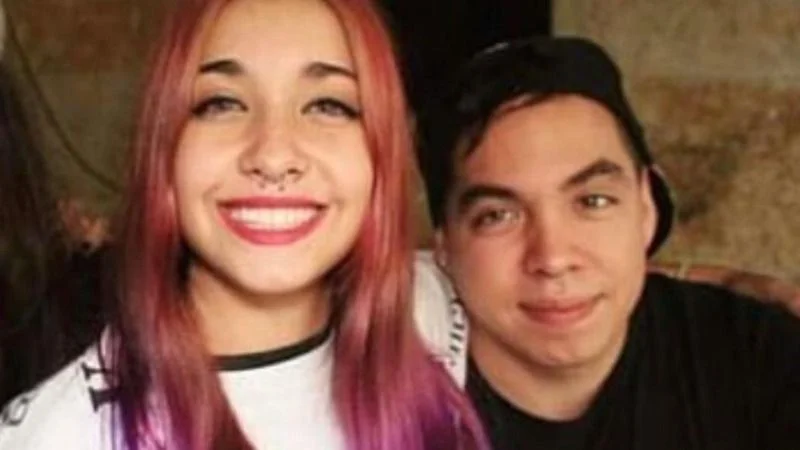 Cómo es la relación entre Juan Manuel y su hermana María Becerra. 