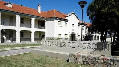 Investigan una violación grupal a una adolescente en Córdoba: hay cuatro detenidos Investigan una violación grupal a una adolescente en Córdoba: hay cuatro detenidos