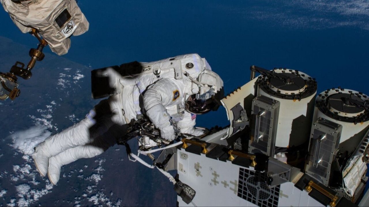 Astronauta en la EEI