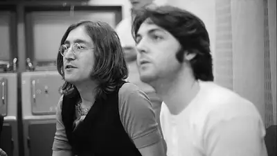 John Lennon y Paul McCartney John Lennon y Paul McCartney