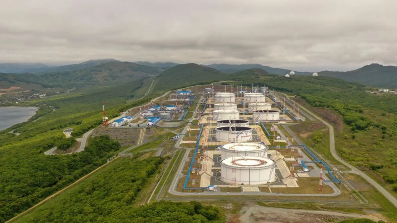 EXCLUSIVA-Ingresos petroleros de Rusia suben gracias al crecimiento de red de transporte y comercio
