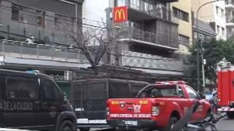 Dos hermamos se atrincheraron en su departamento y desataron un impresionante operativo para su rescate