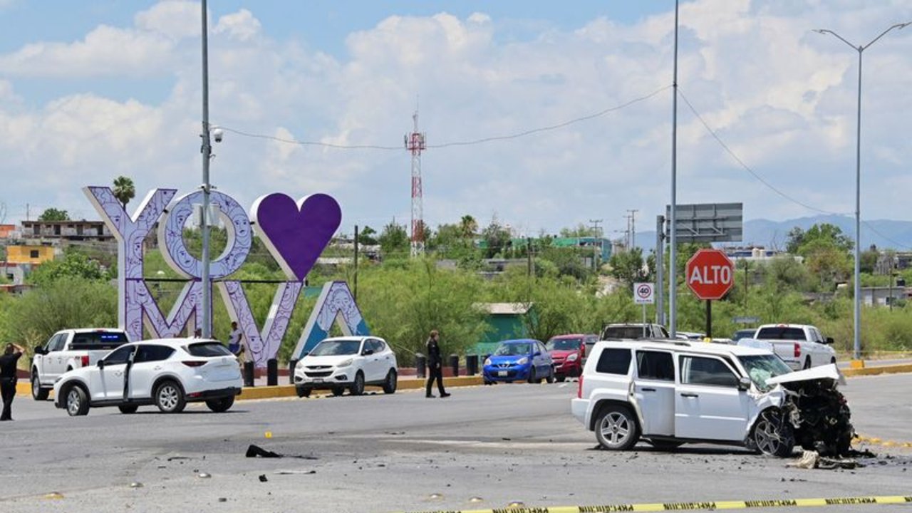 Un muerto tras accidente vial de equipo presidenta electa México, quien no se vio involucrada