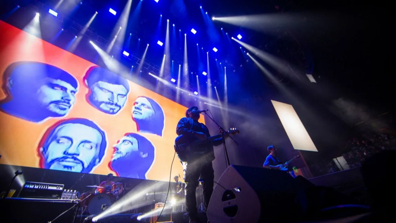 El Mató a un Policía Motorizado en el Movistar Arena: una noche de rock y emoción.