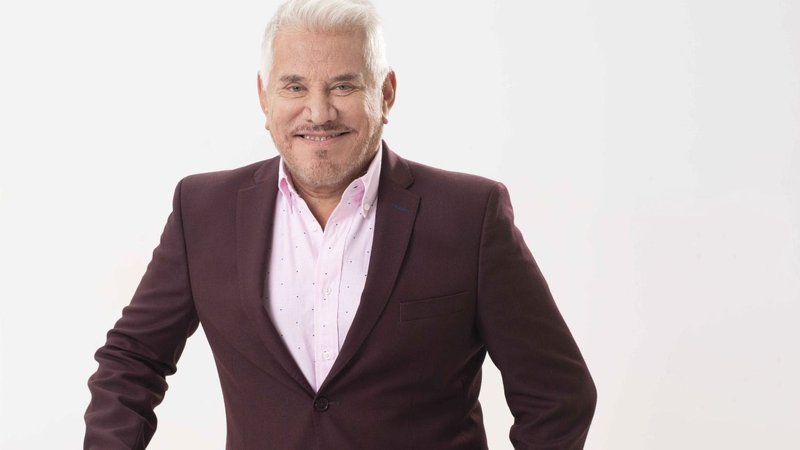 Tratamiento estético de Arnaldo André con semen de toro