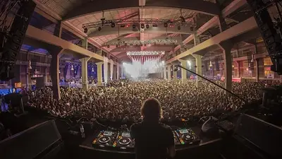 Una mujer se descompensó en el recital de Hernán Cattaneo y está en terapia intensiva Una mujer se descompensó en el recital de Hernán Cattaneo y está en terapia intensiva