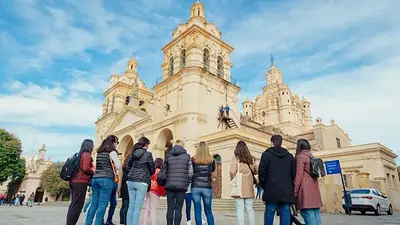 Más de 250 mil turistas visitaron Córdoba, pero el movimiento a nivel país cayó 65% Más de 250 mil turistas visitaron Córdoba, pero el movimiento a nivel país cayó 65%