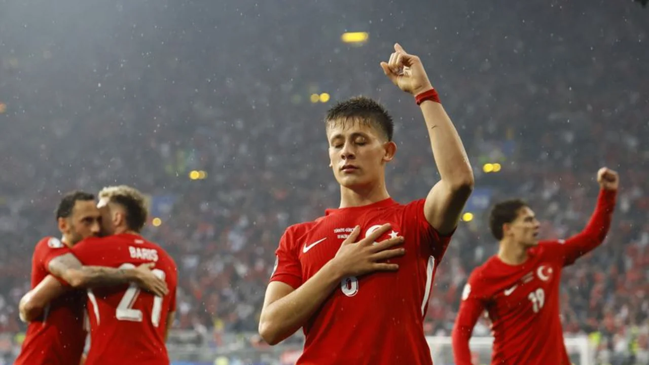 Turquía vence 3-1 a Georgia en debut en la Euro, Guler marca un golazo