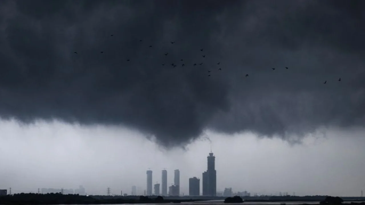 Las lluvias monzónicas de junio en India serán inferiores a lo normal: oficina meteorológica