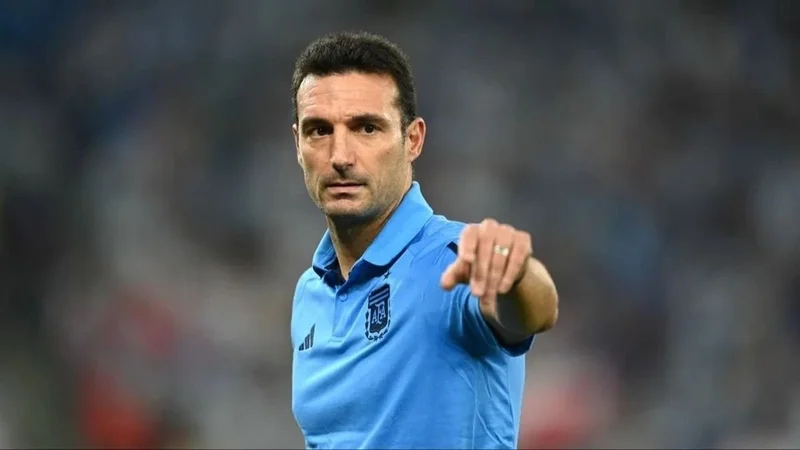 Copa América: Scaloni piensa en su "mediocampista central", la clásica incógnita en sus equipos