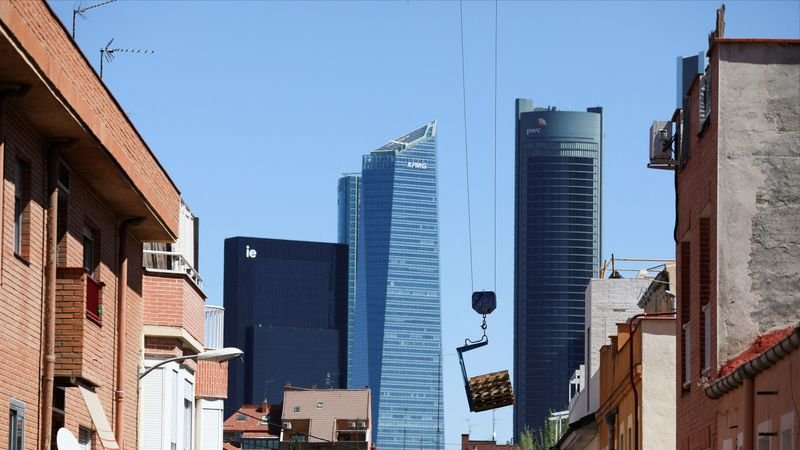 La Comunidad de Madrid rebaja los impuestos a los inversores extranjeros en un pulso con el Gobierno central