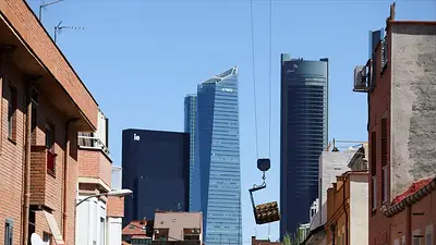 La Comunidad de Madrid rebaja los impuestos a los inversores extranjeros en un pulso con el Gobierno central La Comunidad de Madrid rebaja los impuestos a los inversores extranjeros en un pulso con el Gobierno central