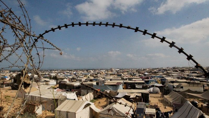 Los tanques israelíes profundizan su ofensiva en Rafah y obligan a la población a huir de nuevo