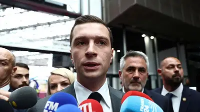 El líder de la ultraderecha francesa dice que no será primer ministro si no es con mayoría absoluta El líder de la ultraderecha francesa dice que no será primer ministro si no es con mayoría absoluta