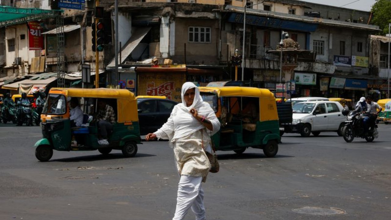 India registra más de 40.000 casos sospechosos de golpes de calor desde marzo