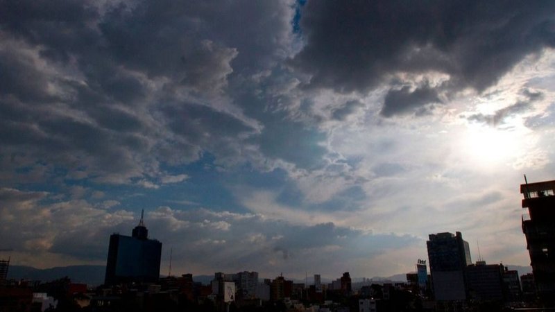 Cielo parcialmente nublado. 