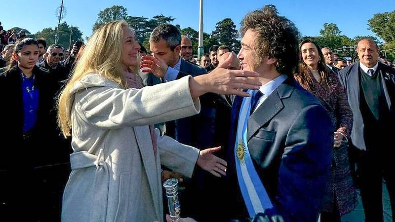 Con Karina con el poder absoluto y Caputo al frente de la SIDE, Milei quedó invisibilizado y se profundiza la crisis