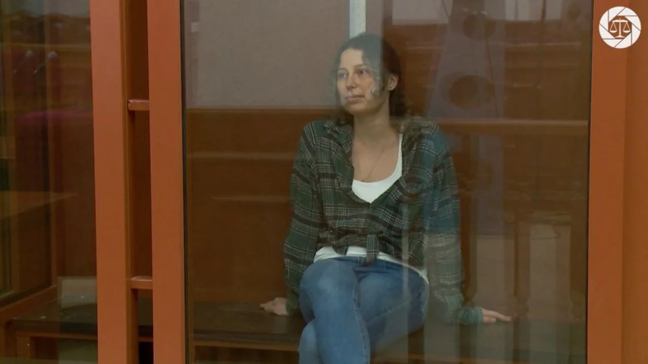 Una mujer ruso-estadounidense va juicio por traición tras donar fondos a Ucrania