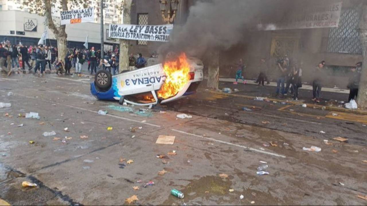 Auto quemado: por qué nadie investiga la pieza clave del plan represivo en el Congreso