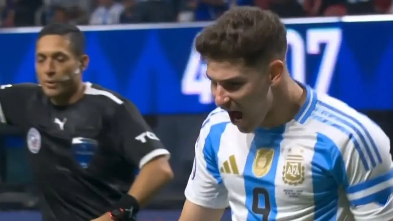 El golazo de Julián Álvarez para la Selección Argentina frente a Canadá