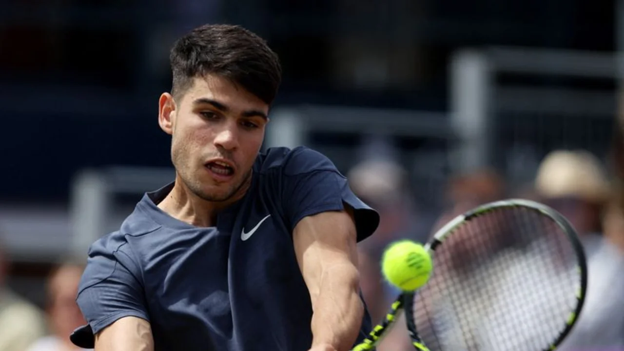 Alcaraz hablará con la ATP sobre la nueva regla del reloj de saque tras perder en Queen's