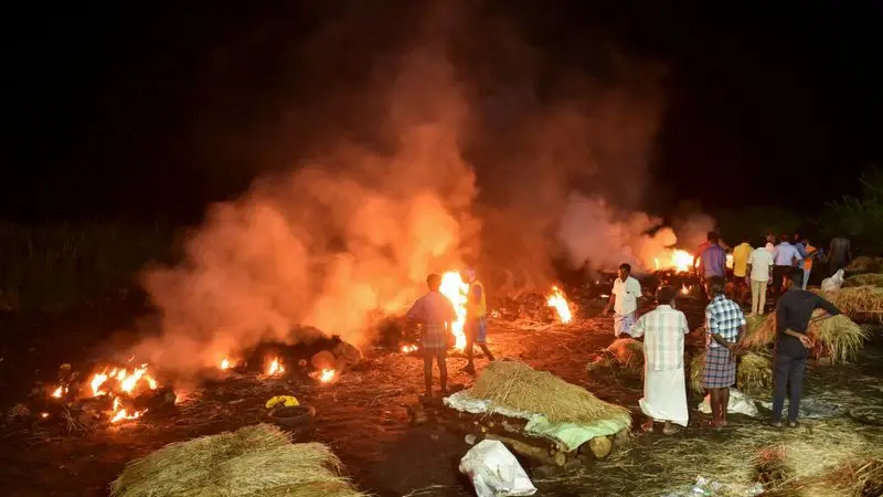 Aumentan a 47 los muertos del caso del licor contaminado en la India