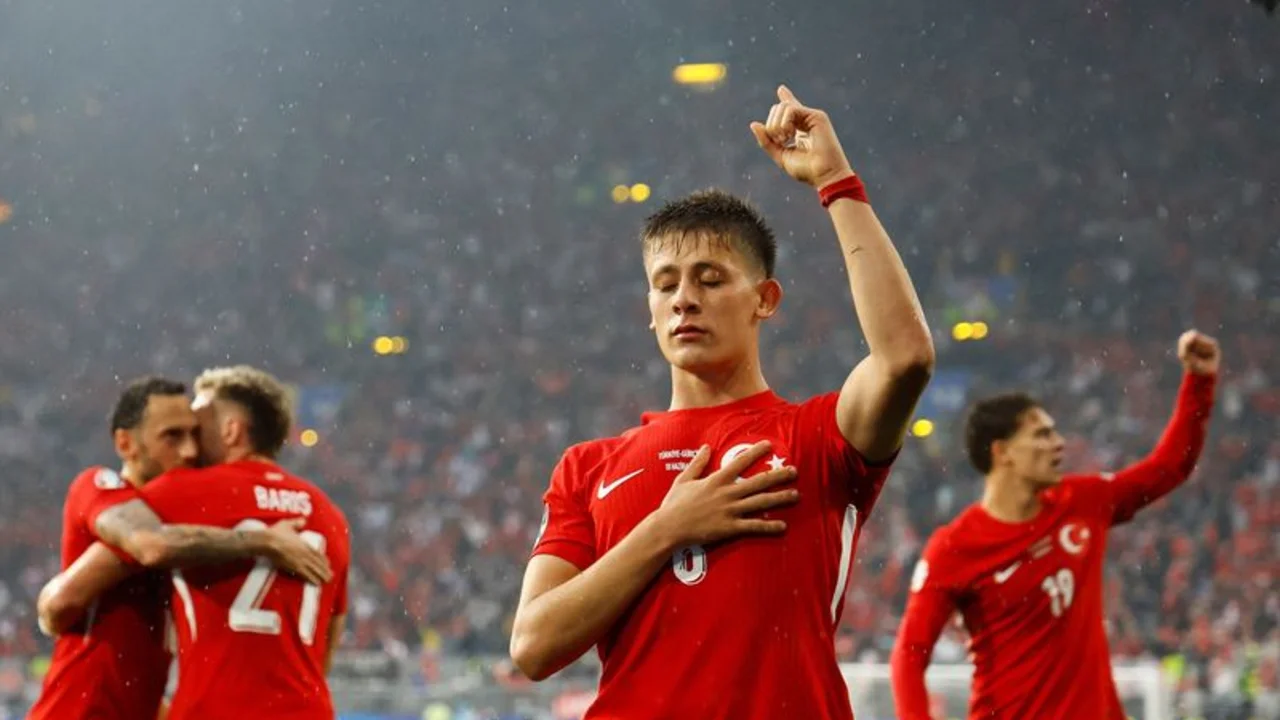 Montella, DT de Turquía, dice que Guler no sería titular contra Portugal