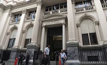 El BCRA perdió más de una vez en la timba financiera respaldada por el oro | Javier milei presidente