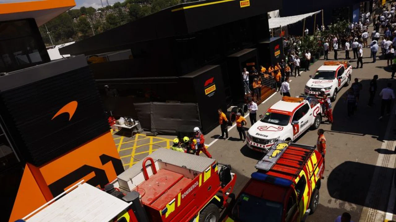 Miembro del equipo McLaren es trasladado al hospital tras un incendio en el GP de España