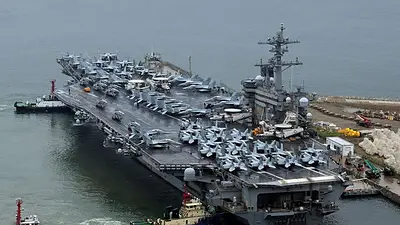 Un portaaviones estadounidense llega a Corea del Sur para realizar maniobras militares Un portaaviones estadounidense llega a Corea del Sur para realizar maniobras militares