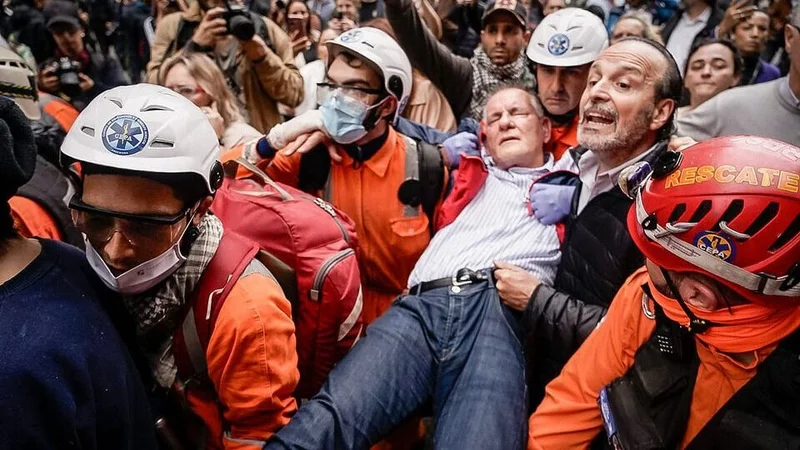 La respuesta de Castagneto a Servini: "Puse la mano para protegerme"