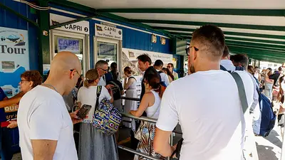 Capri lucha contra la emergencia hídrica mientras se prepara para permitir regreso de los turistas Capri lucha contra la emergencia hídrica mientras se prepara para permitir regreso de los turistas