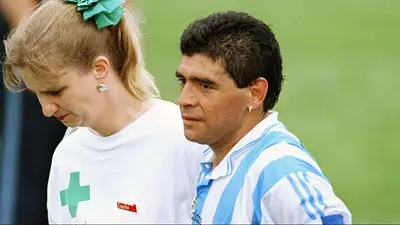 Fotografía de Diego Maradona saliendo de su último partido en la selección Argentina Fotografía de Diego Maradona saliendo de su último partido en la selección Argentina
