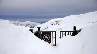 Avalanchas dejan a decenas de personas varadas en localidades montañosas del centro de Chile Avalanchas dejan a decenas de personas varadas en localidades montañosas del centro de Chile