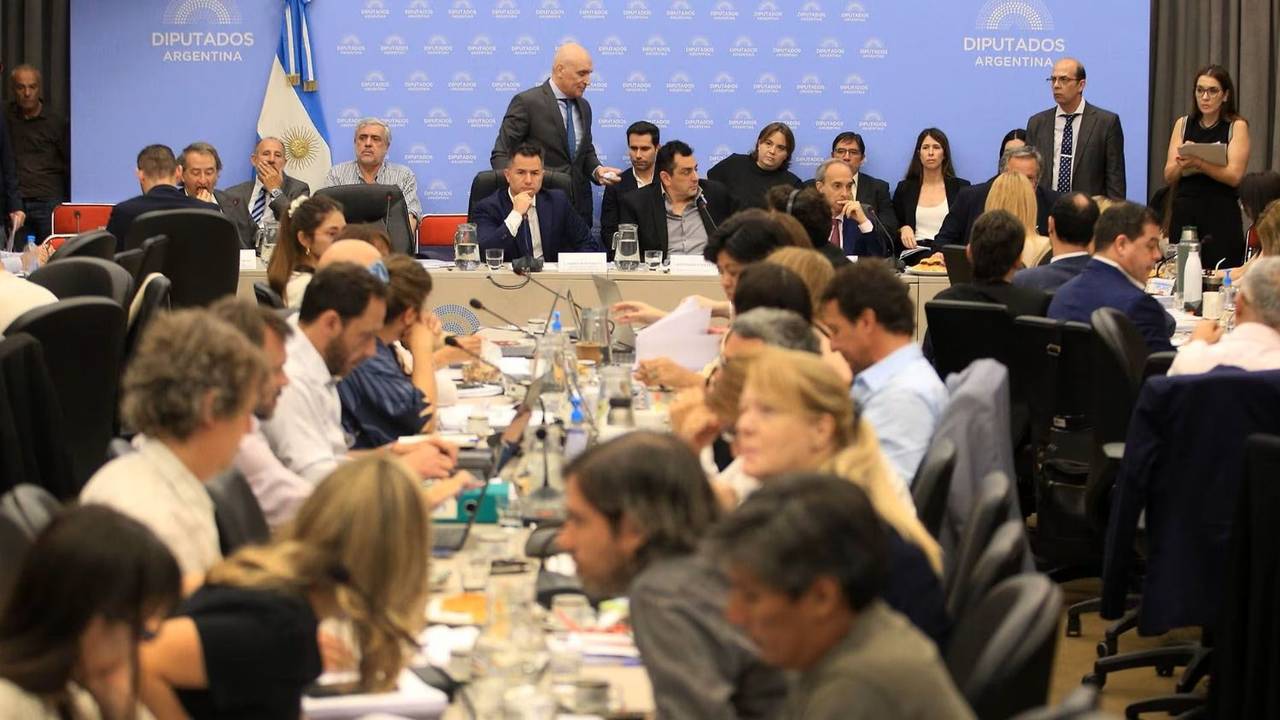 La ley Bases quedaría como está, pero el capítulo fiscal reincorporará Ganancias