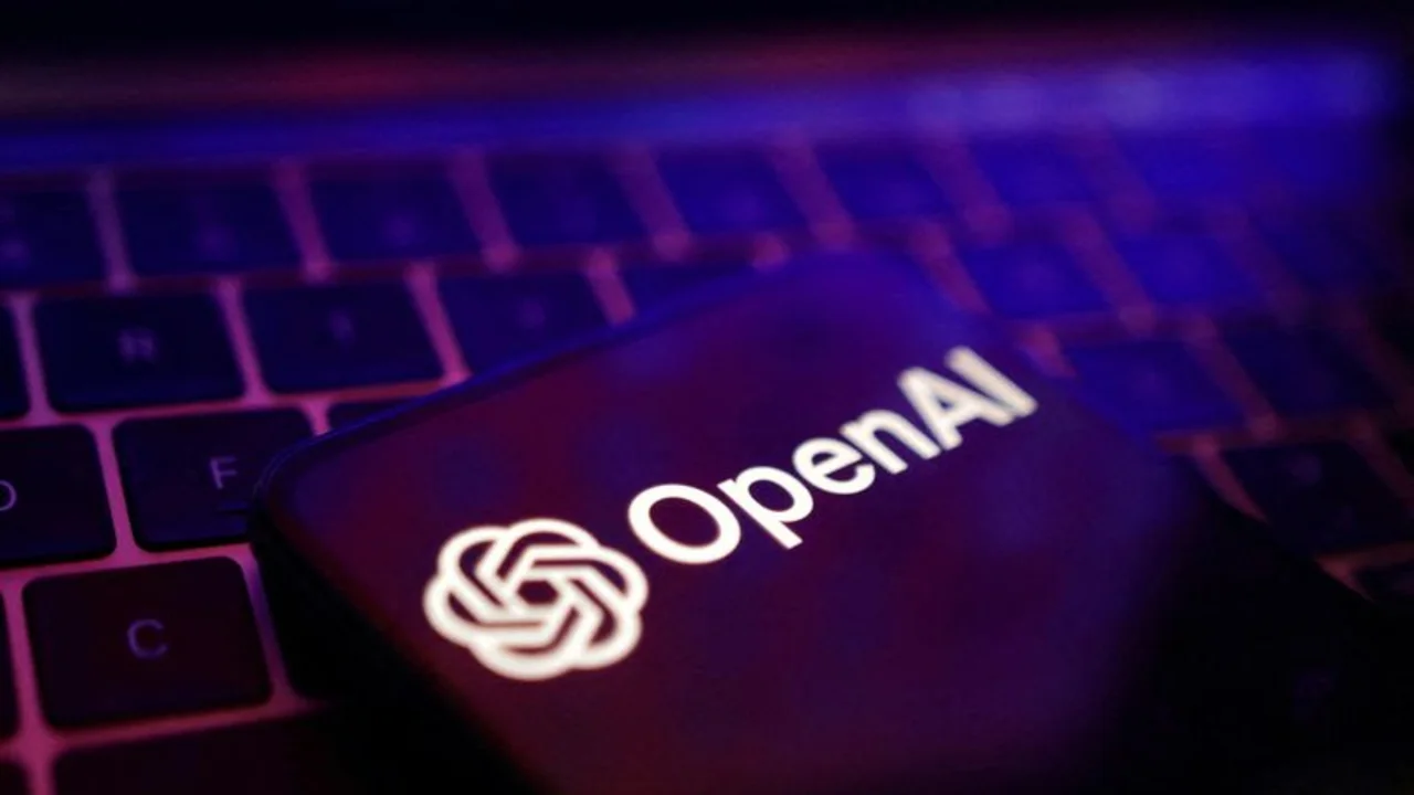 Empresas chinas de IA cortejan a usuarios de OpenAI, empresa estadounidense planea restricciones a la API