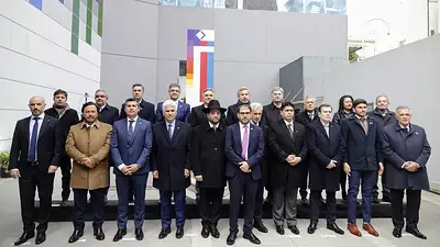 Histórico: gobernadores de todas las fuerzas políticas participaron del Encuentro Federal por la Memoria en la AMIA Histórico: gobernadores de todas las fuerzas políticas participaron del Encuentro Federal por la Memoria en la AMIA