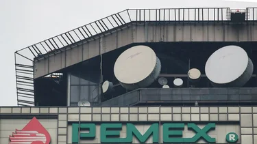 Exportaciones de crudo de mexicana Pemex repuntan un 34% mayo, procesamiento en refinerías baja un 11%
