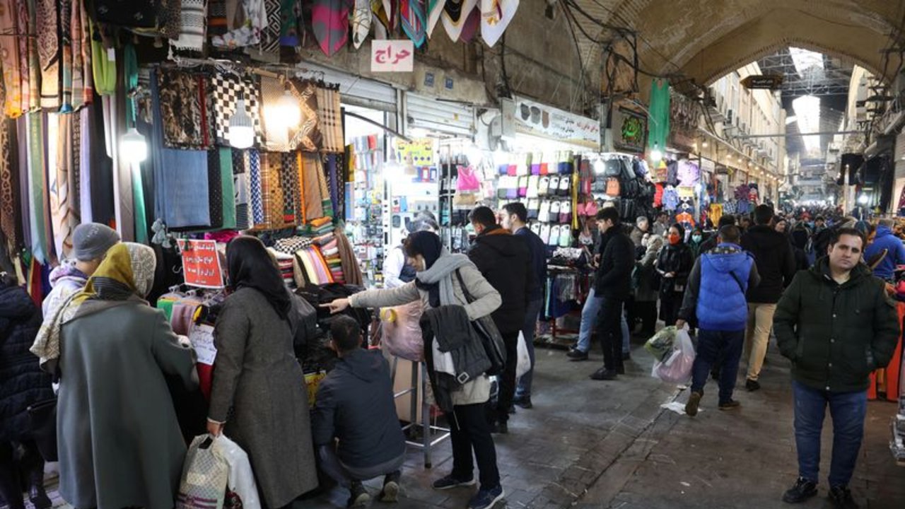 Los votantes de Irán recelan de las promesas económicas de cara a las elecciones