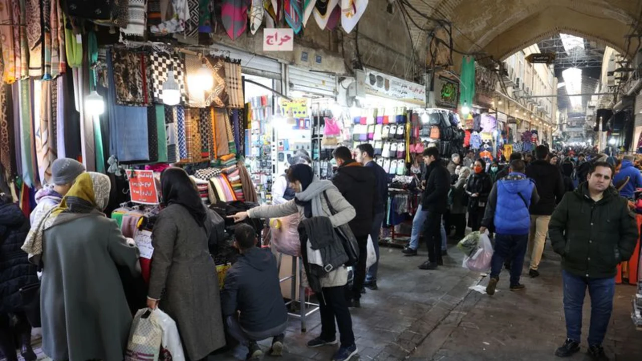 Los votantes de Irán recelan de las promesas económicas de cara a las elecciones