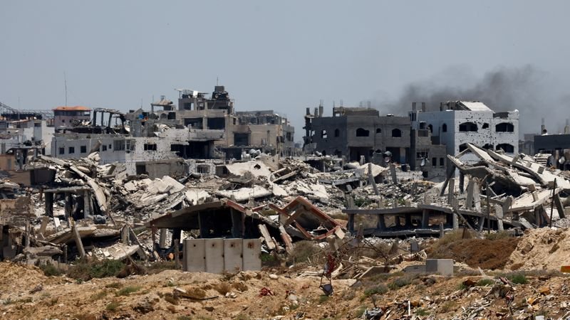Las fuerzas israelíes bombardean el norte y el sur de Gaza y luchan contra Hamás en Ráfah
