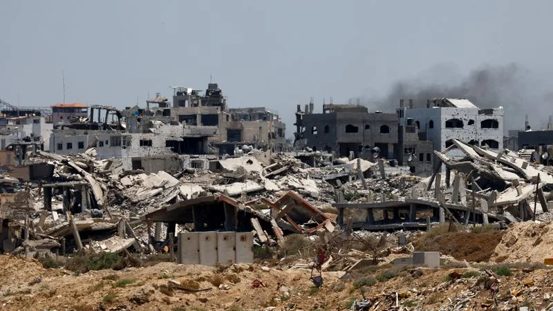 Las fuerzas israelíes bombardean el norte y el sur de Gaza y luchan contra Hamás en Ráfah