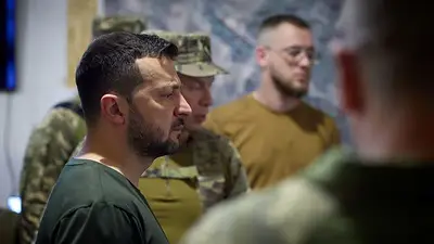 Zelenski presenta el nuevo comandante de las fuerzas conjuntas a las tropas ucranianas Zelenski presenta el nuevo comandante de las fuerzas conjuntas a las tropas ucranianas
