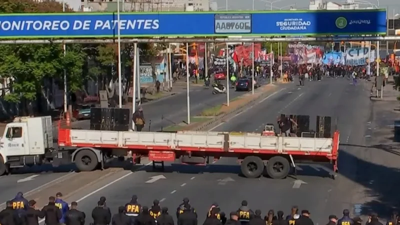Transporte hoy 26 de junio: cómo están los trenes, colectivos y el tránsito, minuto a minuto